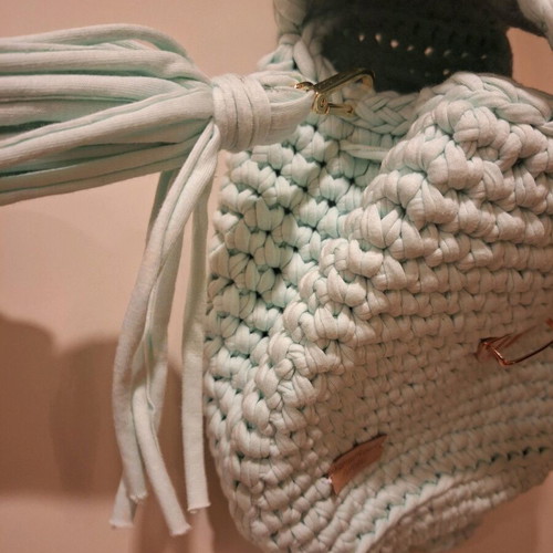Knitted bagpack like new, turquoise