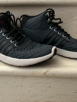 Adidas Neo men's athletic boots lightly used, size 42