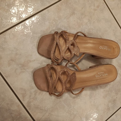 Migato wide sandals size 37 like new, gold