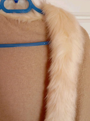 Cape jacket with fur beige, new