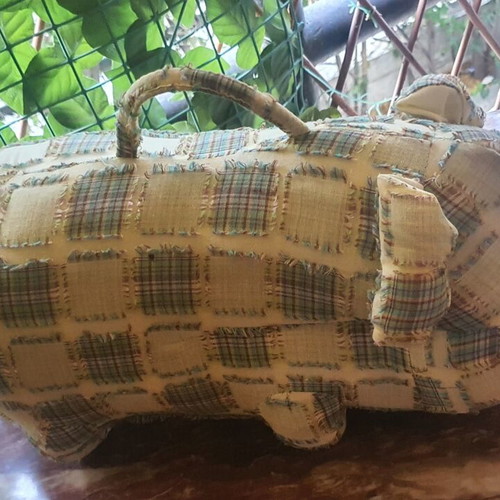 Pig-shaped pillow like new