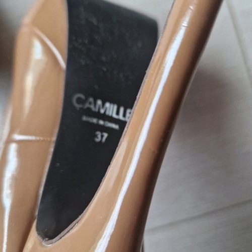 Camille patent leather pumps like new, size 37, beige