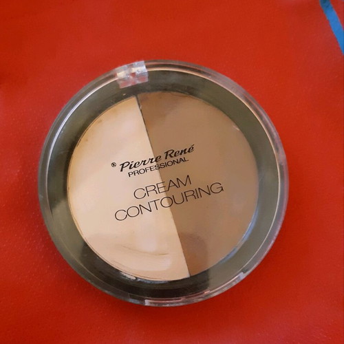 Contouring cream palette used, mini face light shade