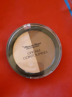 Contouring cream palette used, mini face light shade