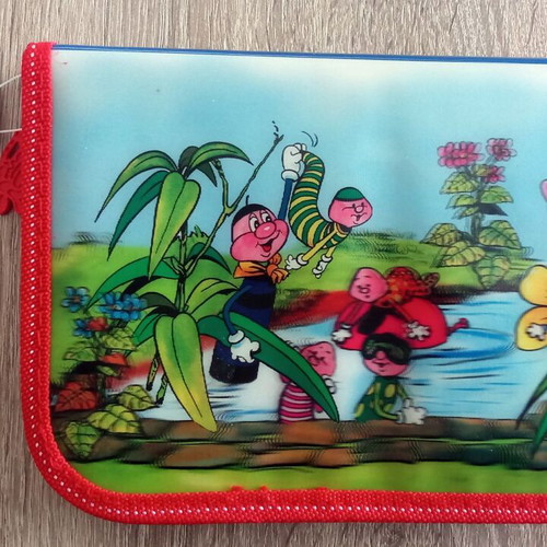 Children's pencil case new with 7 colored pencils and school supplies
