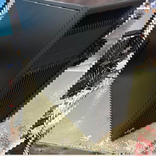 Hp Z440 PC работна станция Intel Xeon E5-1650 8GB RAM 700W захранване