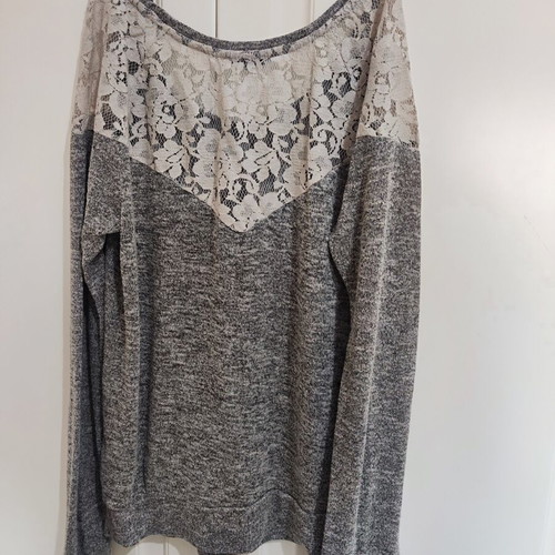 Long-sleeve spring blouse with lace, like new, size M 38 10, white and gray