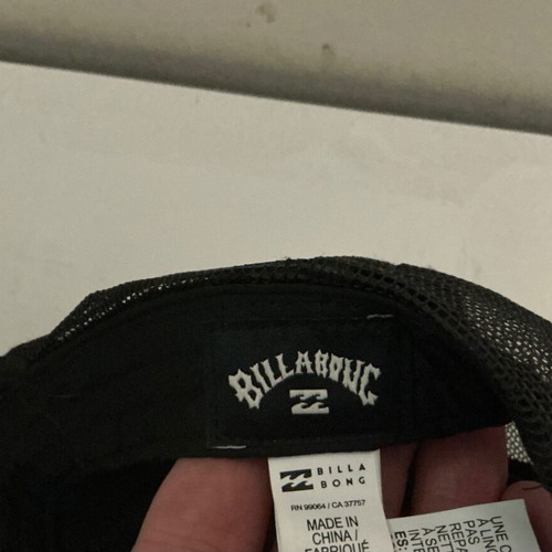 Billabong baseball hat like new, beige and black, one size