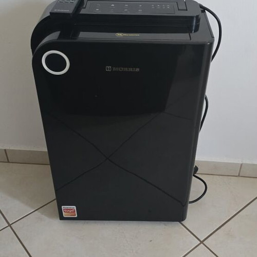 Morris MDD-10251WW Zeolite Dehumidifier like new with warranty