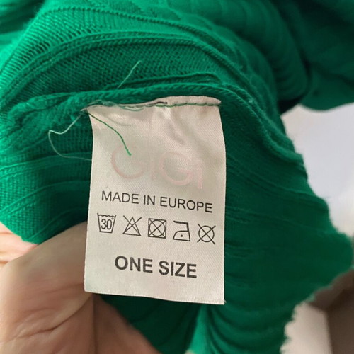 Maxi knitted skirt one size like new, green with buttons