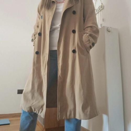 Zara beige trench coat like new, comfortable