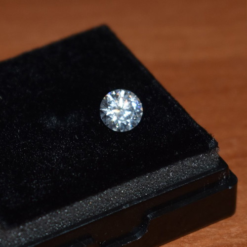 Moissanite 1.00 Carat Lab-Created with Certificate New