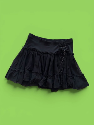 H&M Y2K μαύρη mini φούστα με βολάν και λουλουδάτη λεπτομέρεια μεταχειρισμένη