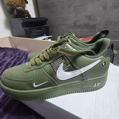 Nike Air Force 1 '07 LV8 Utility sneakers size 43, green