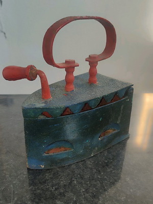 Vintage Cast Iron Charcoal Iron used, collectible