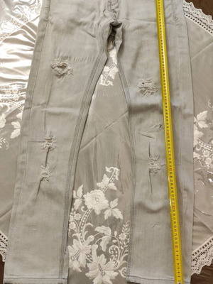 Superior Vintage jeans with rips like new, size M