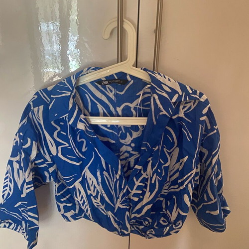 Zara crop shirt new, white and blue, size M