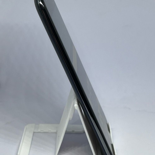 LG K10 LTE μεταχειρισμένο, μαύρο, πλήρως λειτουργικό με καλώδιο φόρτισης