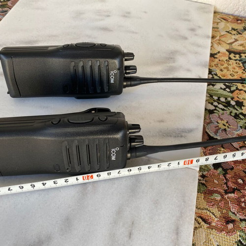Icom BJ-200 walkie-talkie set with two charging cradles