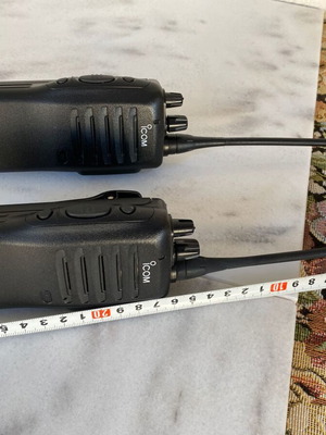 Icom BJ-200 walkie-talkies used, set of two with original chargers