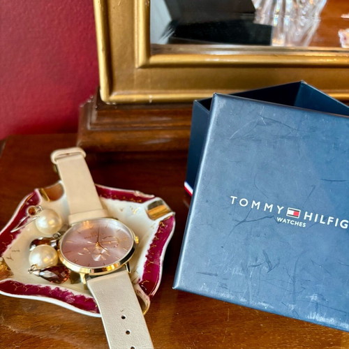 Tommy Hilfiger women's watch like new with gold case and beige leather strap