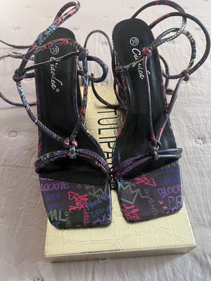 High-heeled sandals with long ankle tie size 39 new