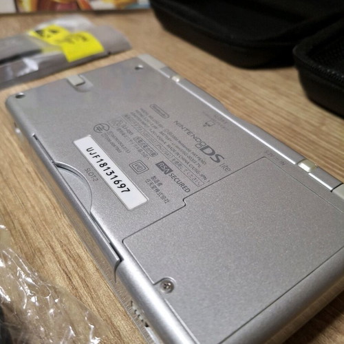 Nintendo DS Lite Silver like new with Super Mario Party game