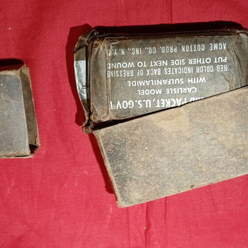 U.S Army WWII Hemostatic Bandage like new with Greek pouch