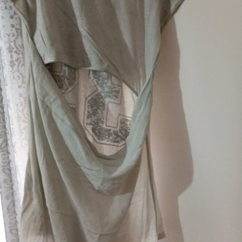 Ale modern long backless blouse used, off-white