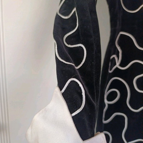 New Vogue Vintage Black Velvet Pencil Dress like new, size Medium