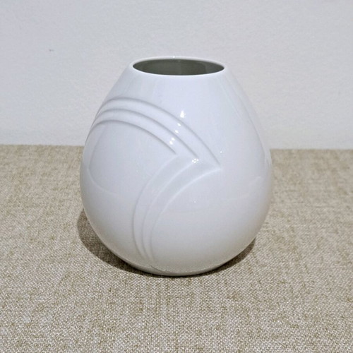 Kaiser Porcelain Vase White Germany Vintage like new