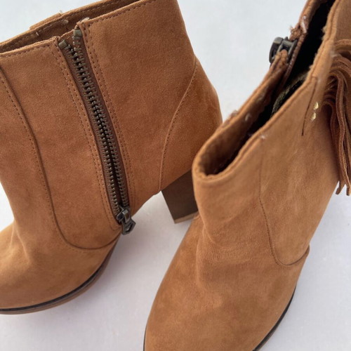 Bershka ankle boots camel with fringes like new, size 37