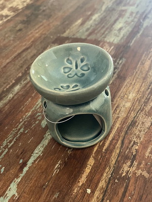 Mini oil burner for aromatic oils or wax melts