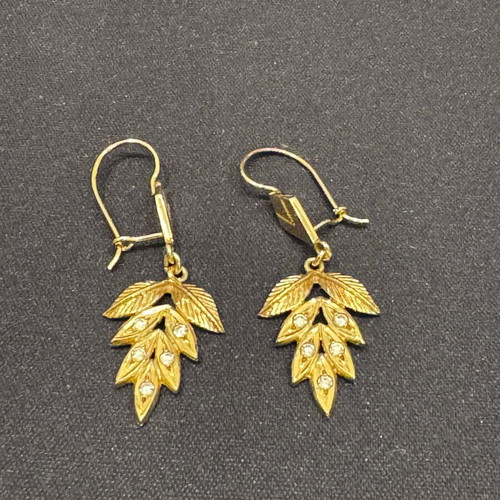 Gold 14 carat earrings used vintage, yellow