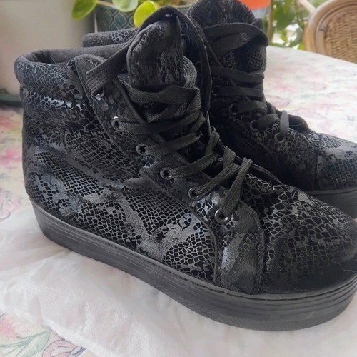 Velvet boots with lace design size 40 like new