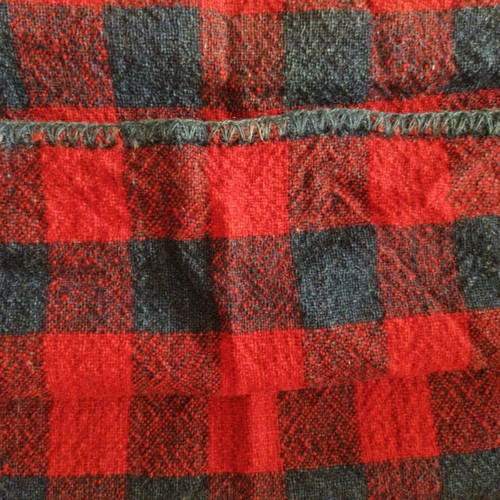Velentza floor rug like new, wool rustic design 1.20 x 53