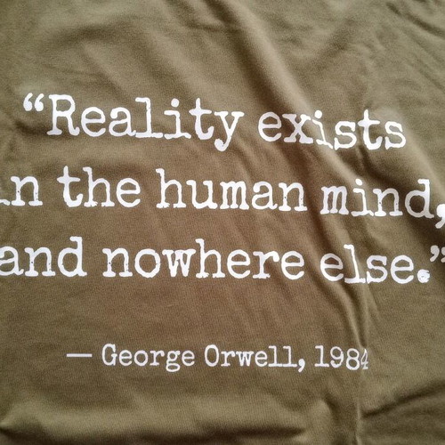 T-shirt with Orwell quote new 2XL khaki