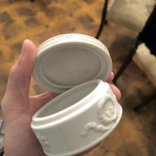 Decorative container in excellent condition