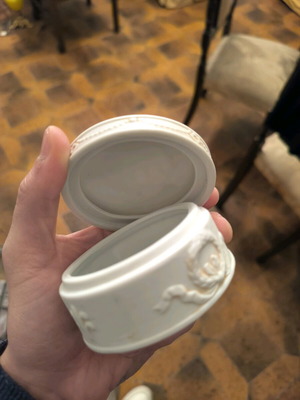 Decorative container in excellent condition