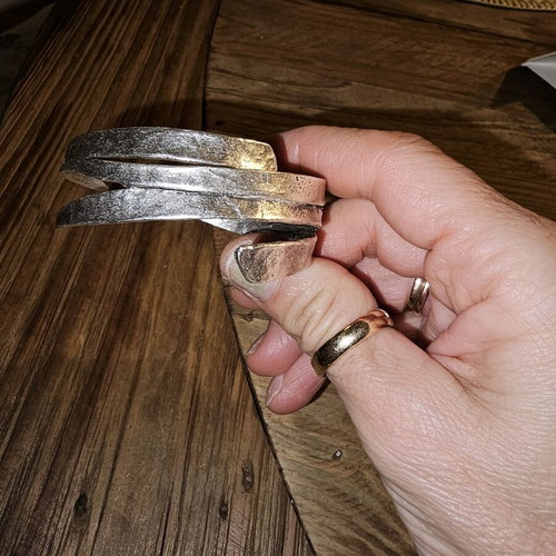 Bracelet new silver metal that does not tarnish