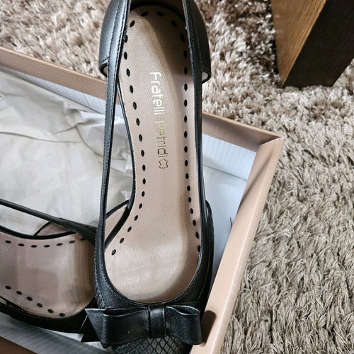 Fratelli Petridi pumps new, size 37, black