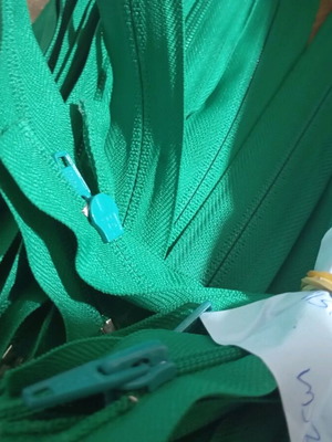 Green sweet separating plastic zippers, 72 points, 15 pieces new