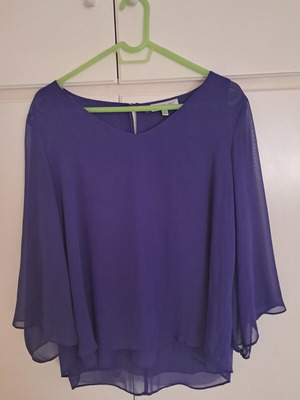 Jennifer Lopez purple viscose blouse like new, size L
