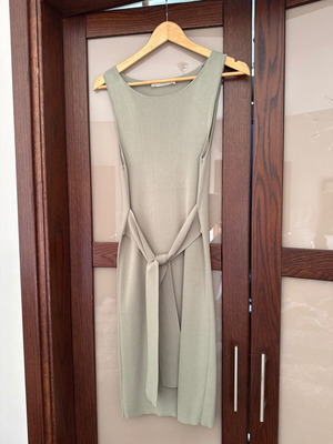 Guess dress like new, medium, olive color with belt