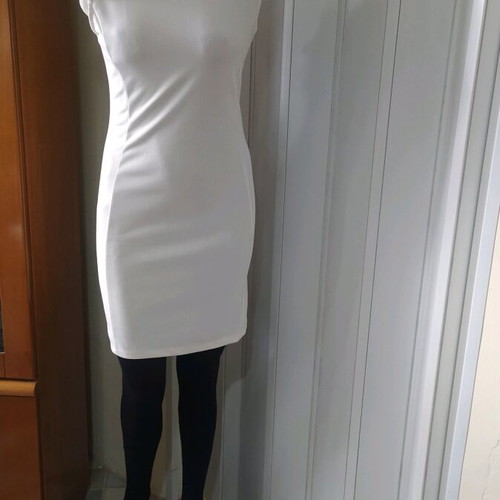 Women's White Elastic Dress like new, Small/Xsmall