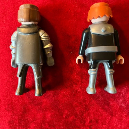 Playmobil 3 figures used, pack