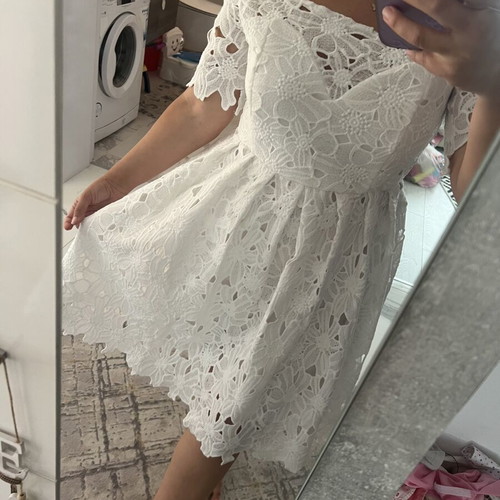 Boohoo white official dress new, size 40 M/L