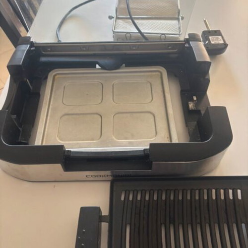 Bbq electric grill with lower grate like new