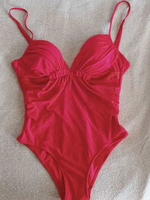Isabelle one-piece swimsuit Large new, red