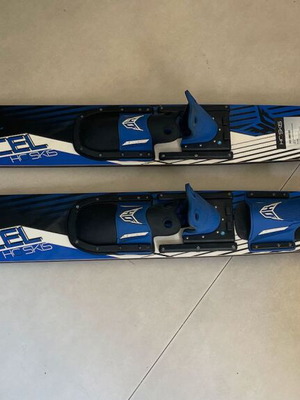 HO Sports Excel Combo 67" Water Skis, mint condition